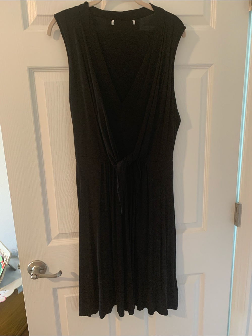 Classic Black Sleeveless V-Neck Tie-Waist Dress